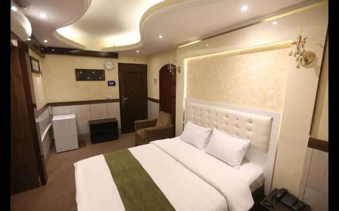 هتل آپارتمان سفرا مشهد